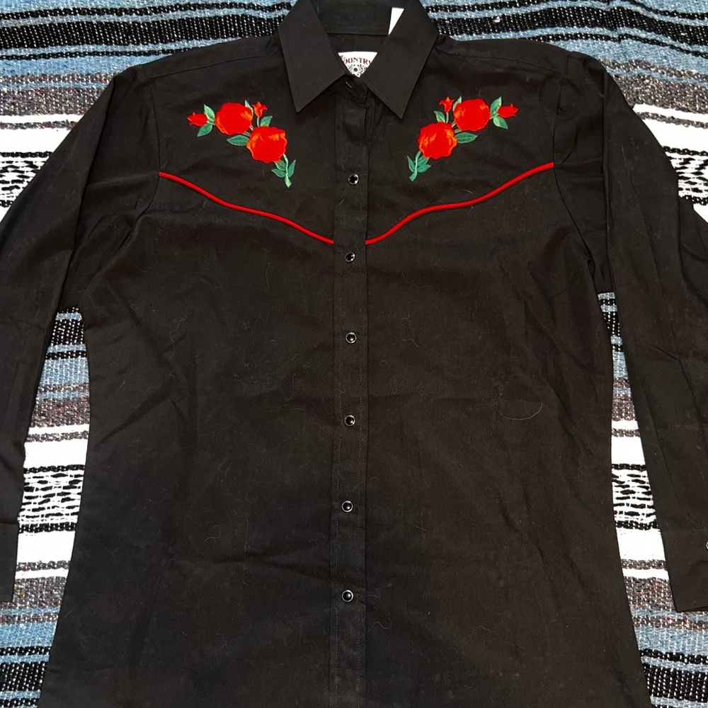 ROSE EMBROIDERY western top